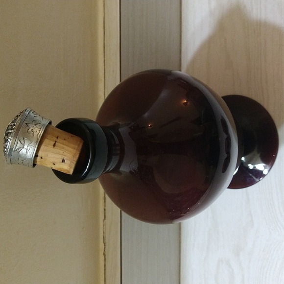 Vintage Amethyst Purple Wine Decanter & 3 Shot Glass Set - Picture 3 of 4